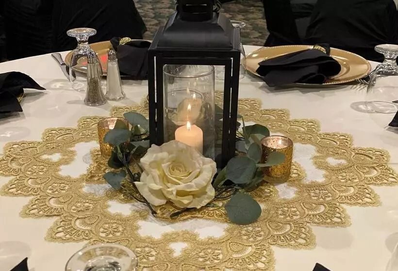 Hotelli Crookston Inn & Convention Center