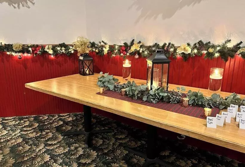 Hotelli Crookston Inn & Convention Center