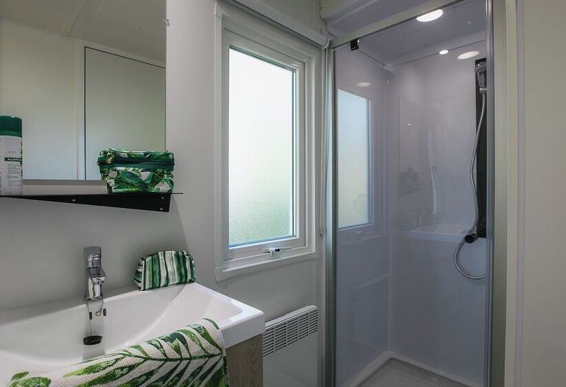 בית מלון כפרי Camping La Bouquerie   Eden Villages