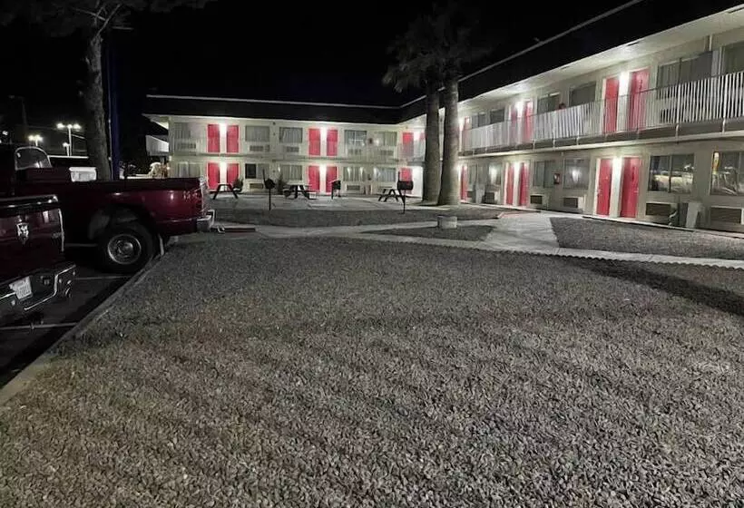 هتل Rodeo Inn