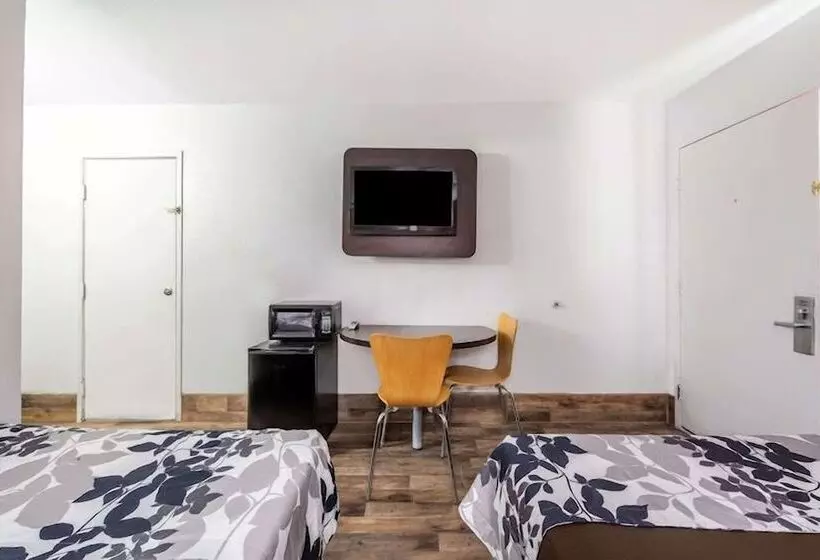 هتل Rodeo Inn