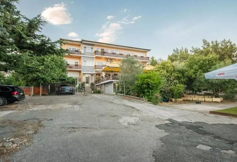 ホテル Ul. Dr. Franje Tuđmana 71