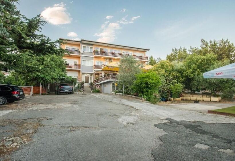 Hotel Ul. Dr. Franje Tuđmana 71