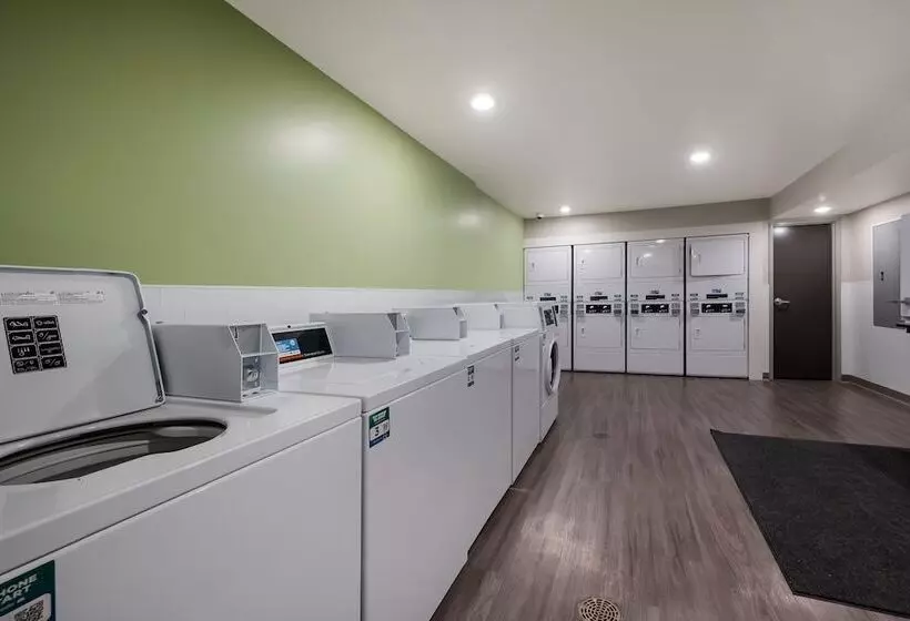 Hotelli Woodspring Suites East Lansing   University Area