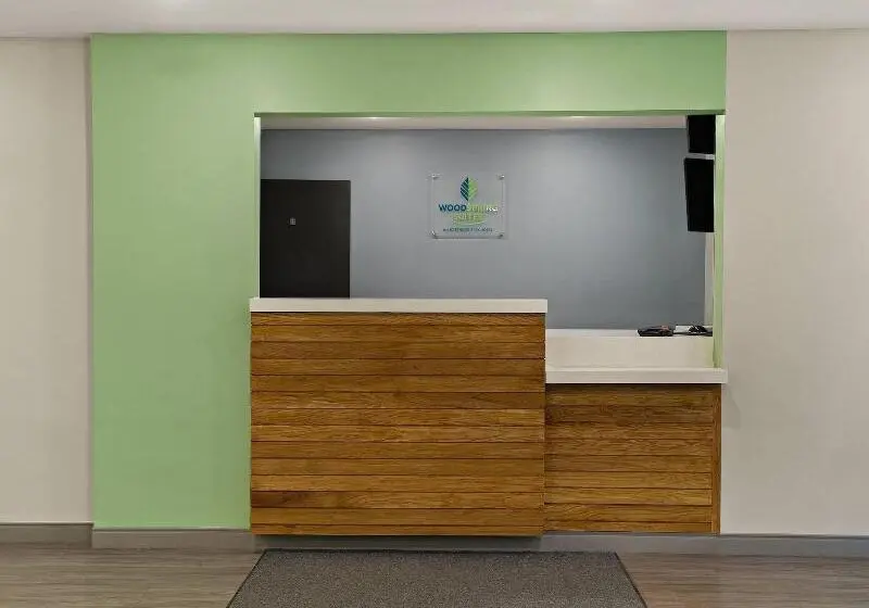 ホテル Woodspring Suites East Lansing University Area