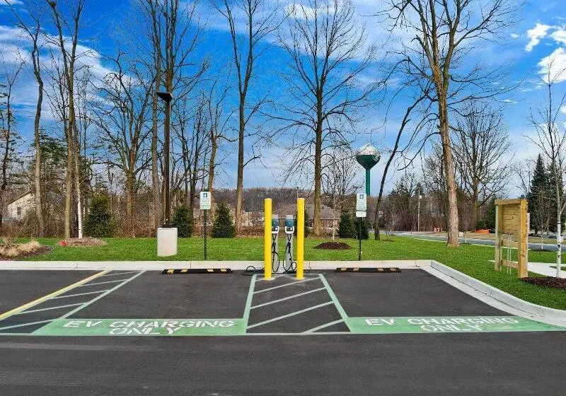 ホテル Woodspring Suites East Lansing University Area