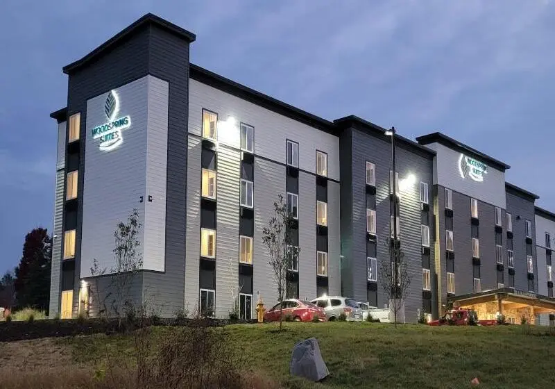 ホテル Woodspring Suites East Lansing University Area