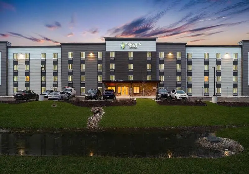 ホテル Woodspring Suites East Lansing University Area