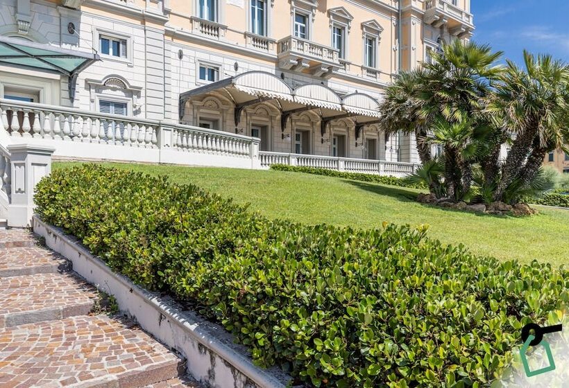 هتل Hotiday Room Collection Livorno Mascagni