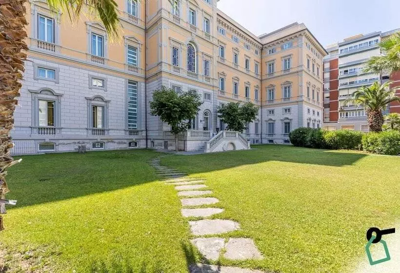 هتل Hotiday Room Collection   Livorno Mascagni