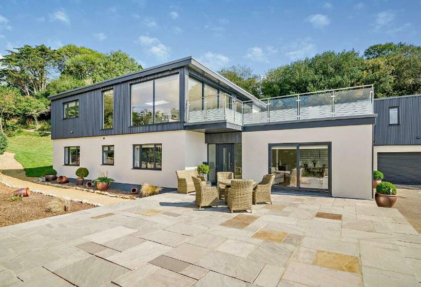 פנסיון Conifers