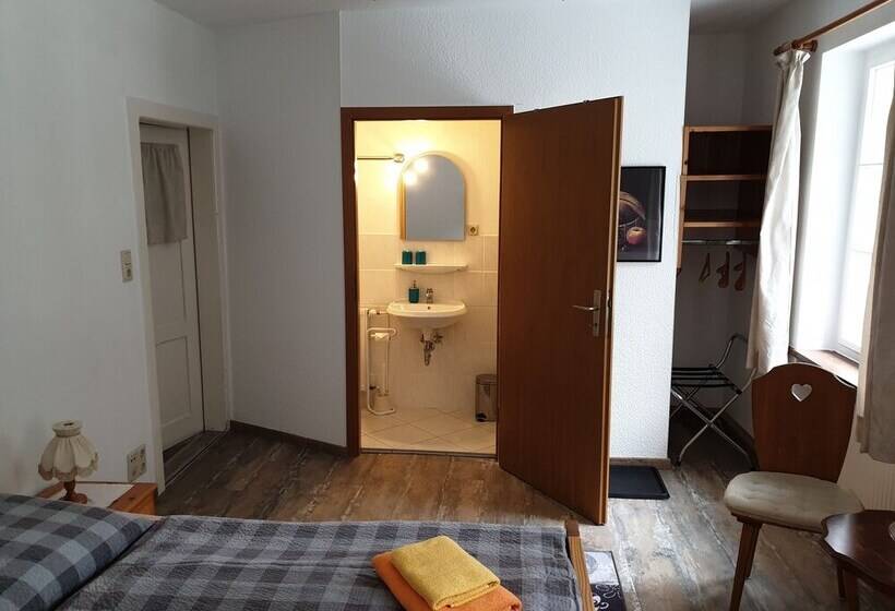 ペンション Kottmarschenke Gästezimmer Und Ferienwohnung Am Kottmar