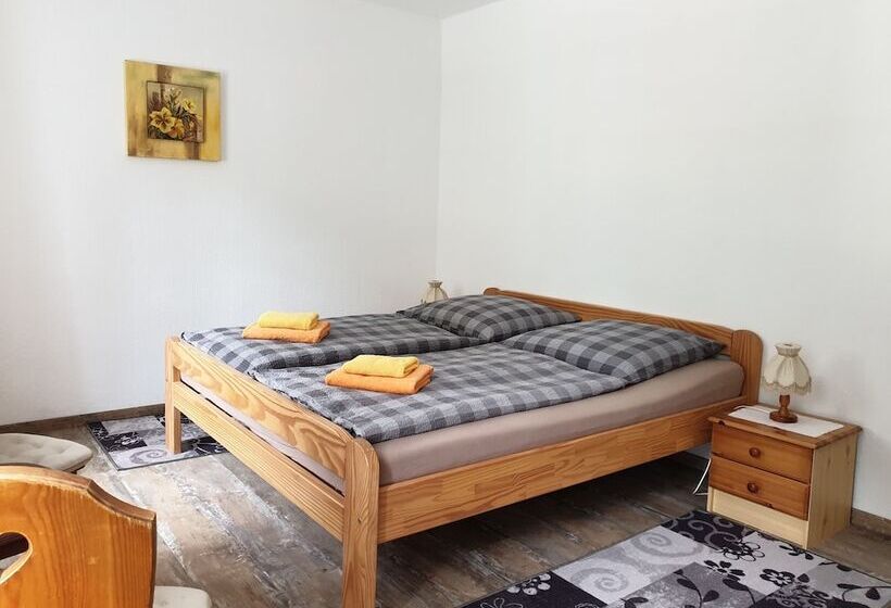 ペンション Kottmarschenke Gästezimmer Und Ferienwohnung Am Kottmar