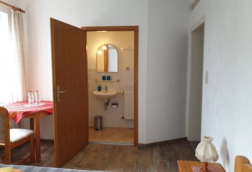 ペンション Kottmarschenke Gästezimmer Und Ferienwohnung Am Kottmar