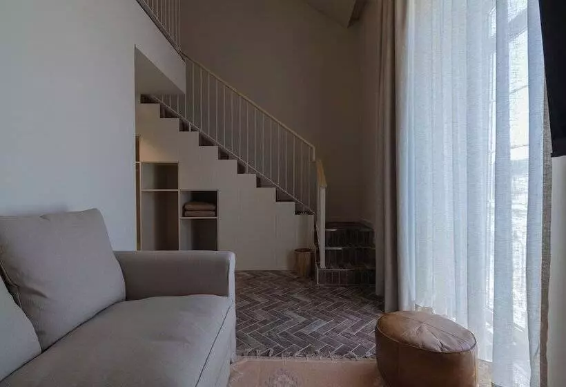 ペンション Silves History Guest House