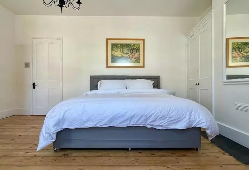 Residenssi Hastings Stunning Town Centre 2 Bed House