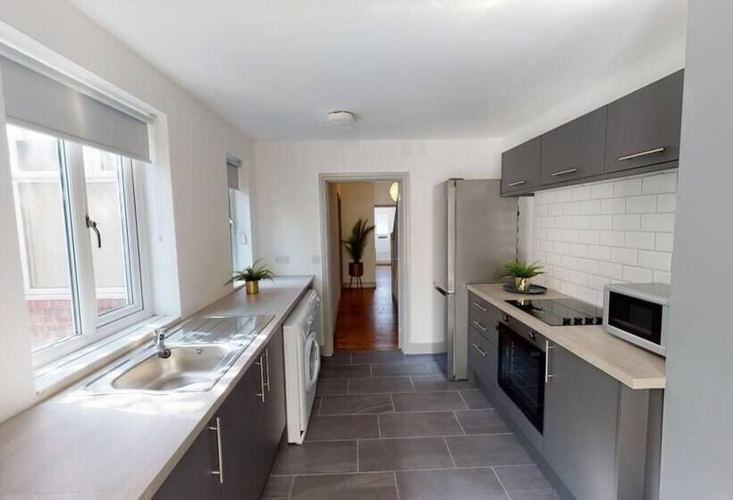 דירת נופש Stunning City Centre Uni Town House