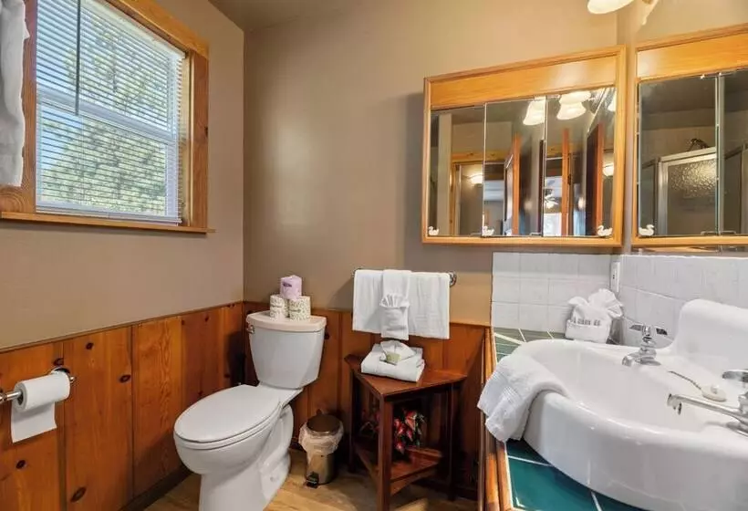 Rosy Cozy Cabin