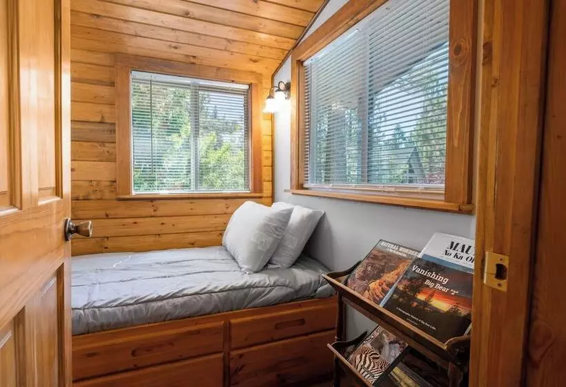 Rosy Cozy Cabin