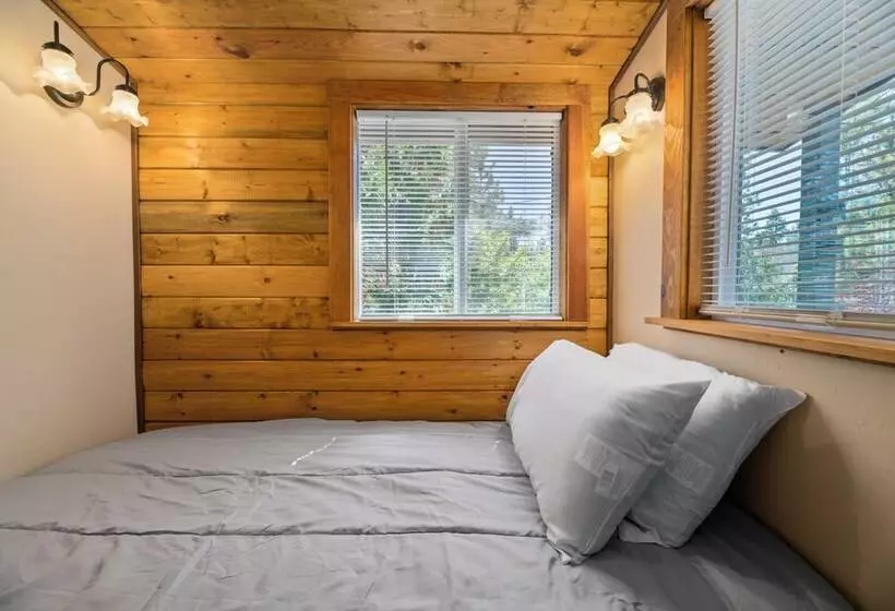 Rosy Cozy Cabin