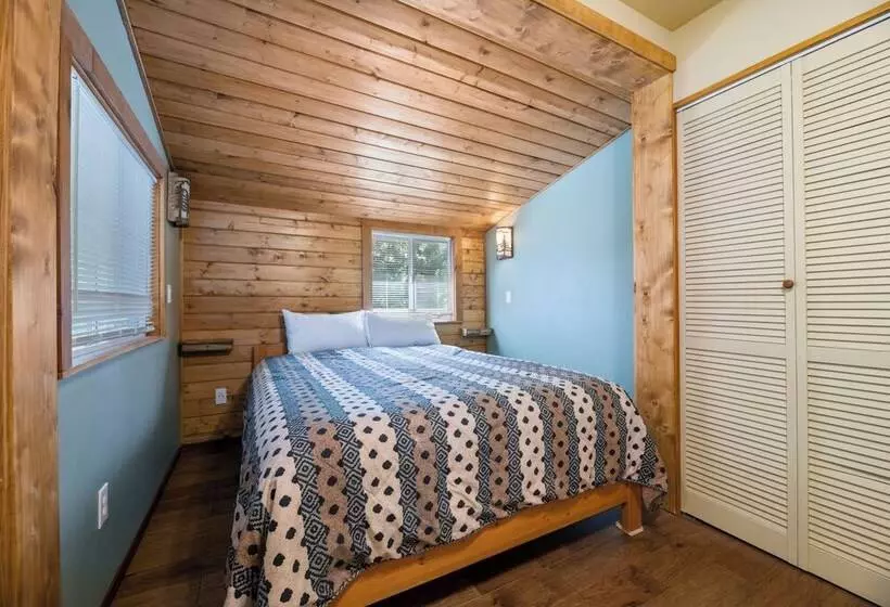 Rosy Cozy Cabin