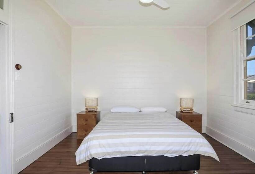 Reflections Yamba Lighthouse Cottages