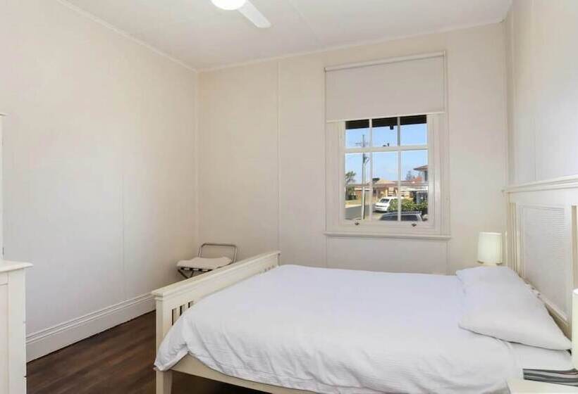 Reflections Yamba Lighthouse Cottages