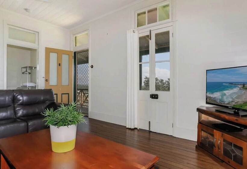 Reflections Yamba Lighthouse Cottages