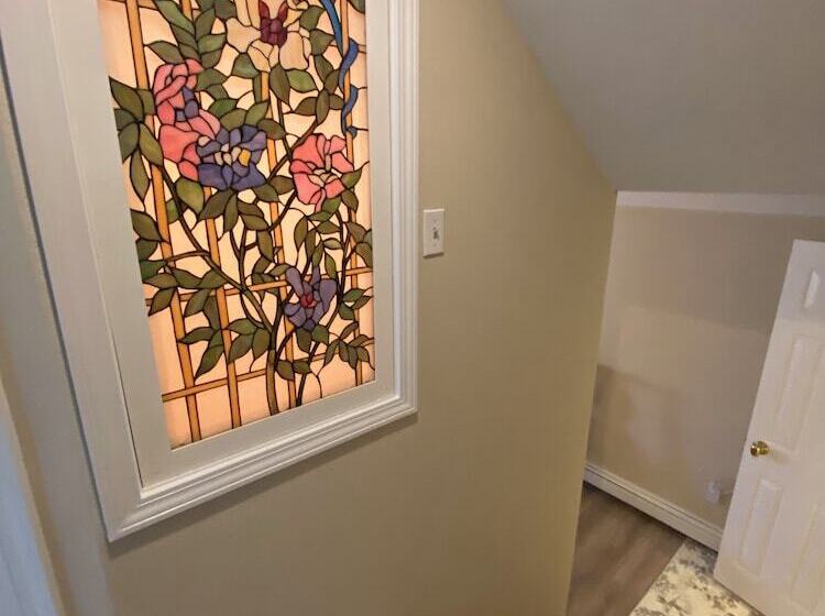 تختخواب و صبحانه Toad Hall Manor