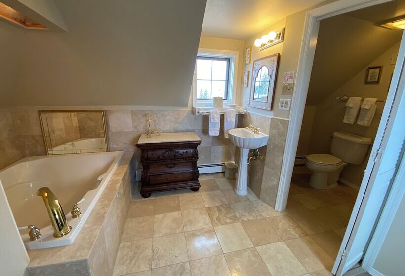 تختخواب و صبحانه Toad Hall Manor