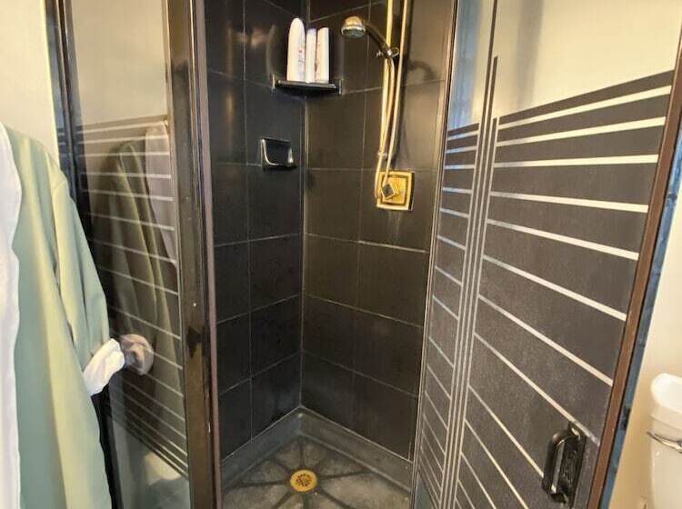 تختخواب و صبحانه Toad Hall Manor