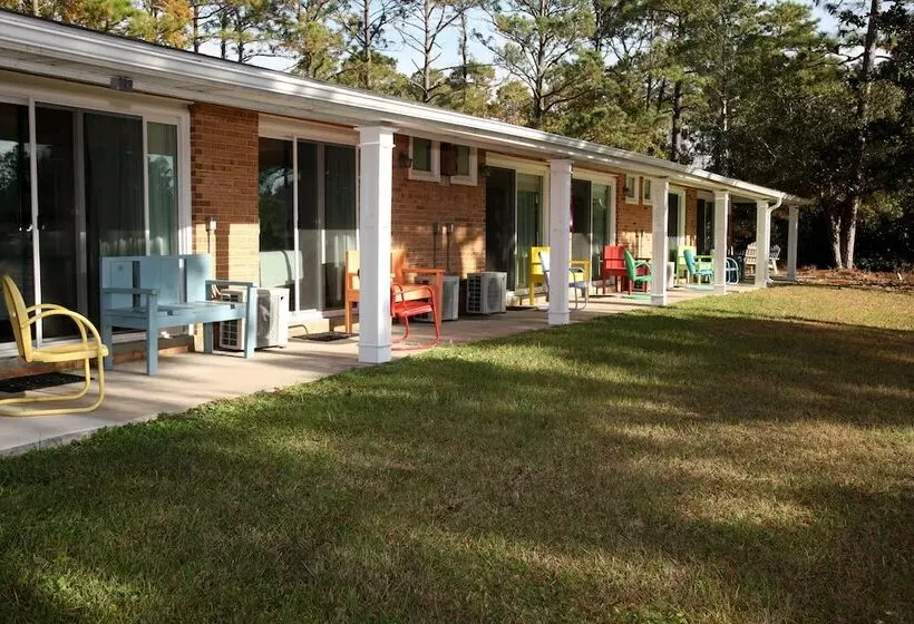 Boiling Spring Lakes Motel