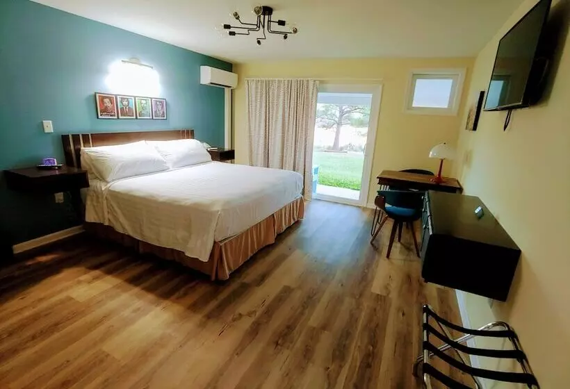 Boiling Spring Lakes Motel