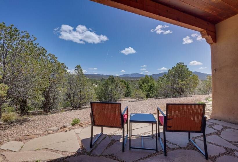 Casa Al Reves Pueblo Style House With Views!