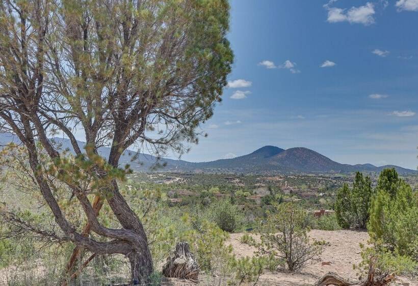 Casa Al Reves Pueblo Style House With Views!