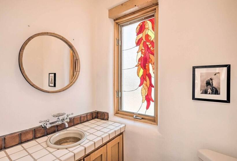 Casa Al Reves Pueblo Style House With Views!