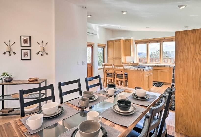 Casa Al Reves Pueblo Style House With Views!