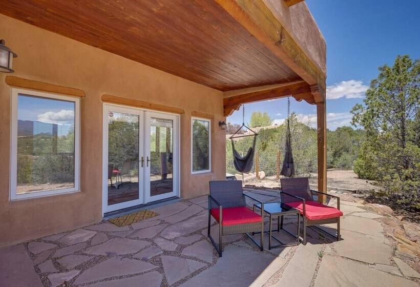 Casa Al Reves Pueblo Style House With Views!