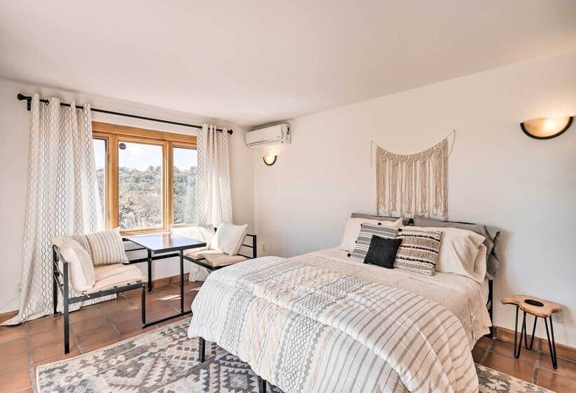 Casa Al Reves Pueblo Style House With Views!