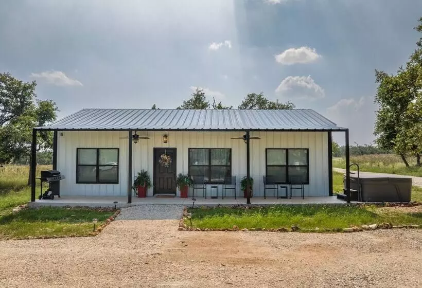 La Casita: Hot Tub & Firepit, 15 Min To Fred!