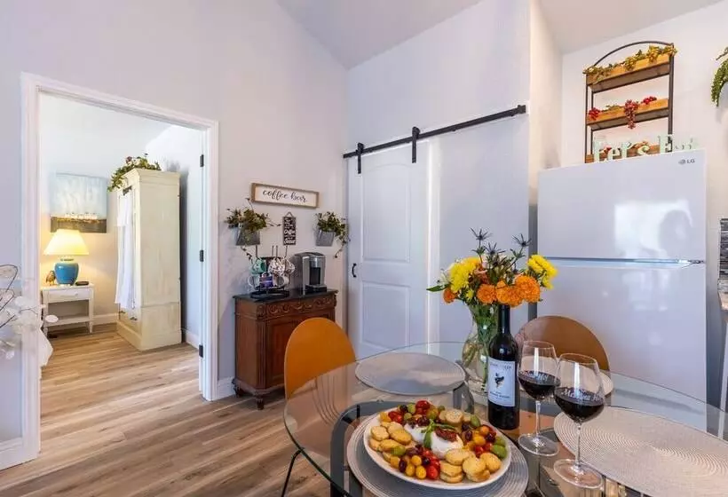 La Casita: Hot Tub & Firepit, 15 Min To Fred!