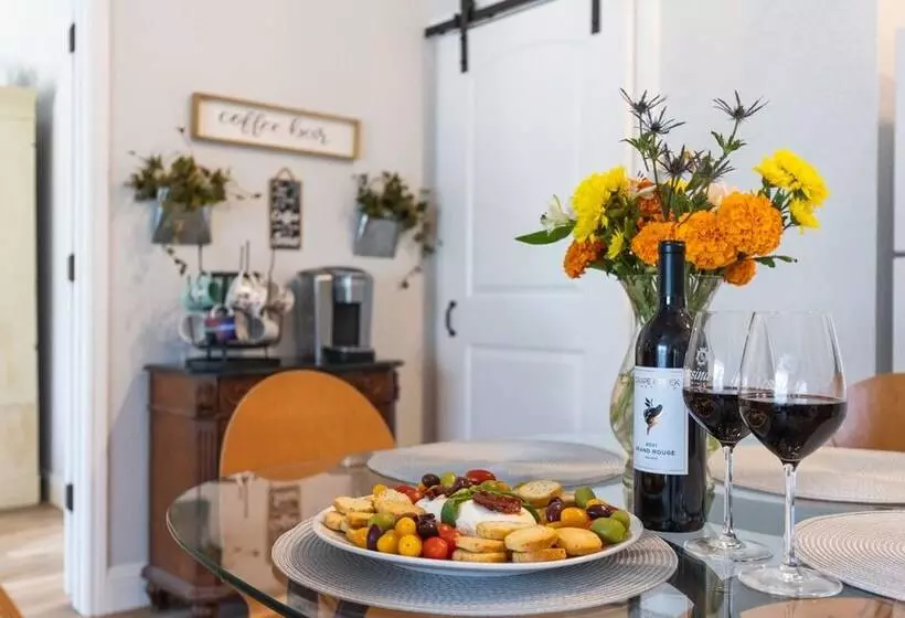 La Casita: Hot Tub & Firepit, 15 Min To Fred!