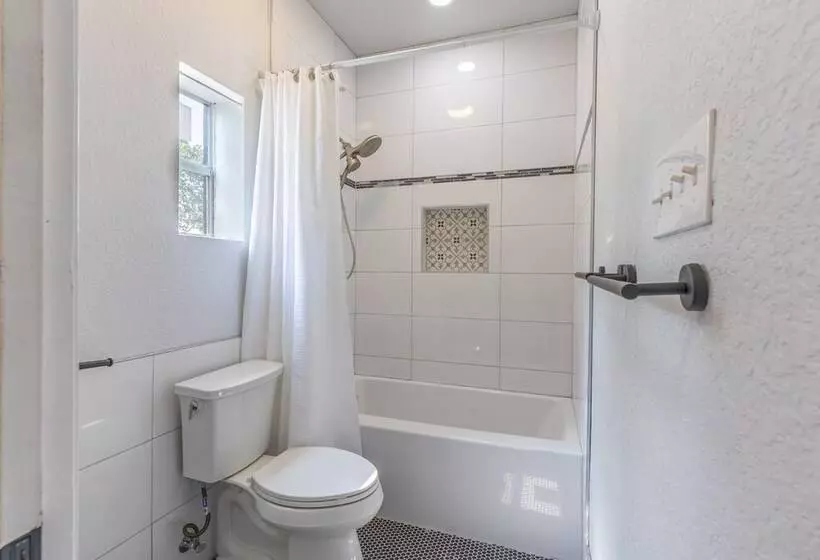 La Casita: Hot Tub & Firepit, 15 Min To Fred!