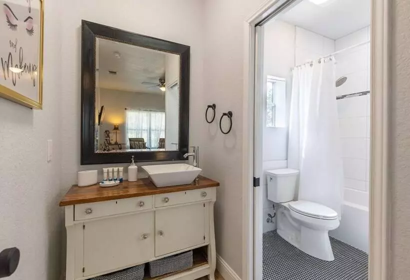 La Casita: Hot Tub & Firepit, 15 Min To Fred!