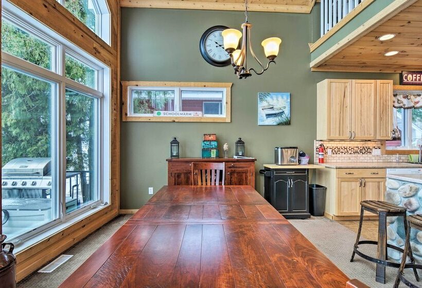 Family Friendly Lake Mitchell Oasis: Hike & Ski!