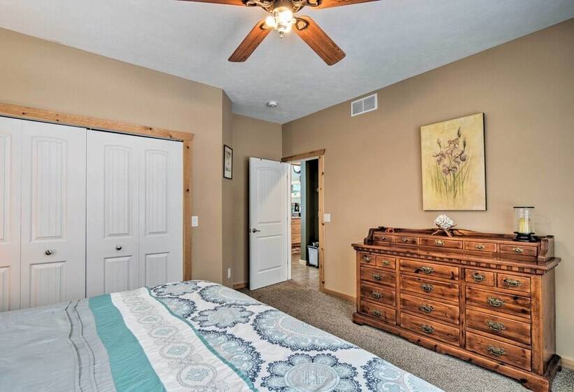 Family Friendly Lake Mitchell Oasis: Hike & Ski!