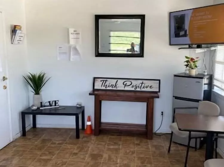 ホテル Efficiency Lodge   Columbus Ga