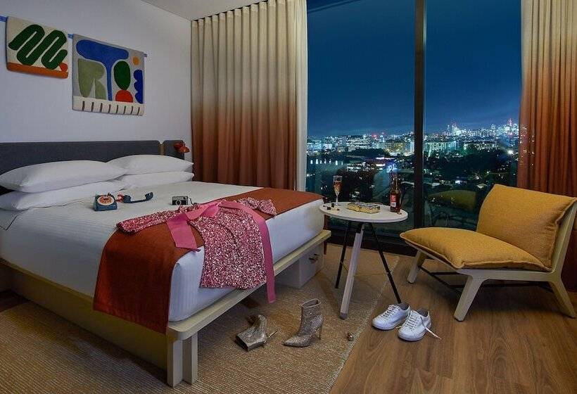 בית מלון כפרי Moxy Sydney Airport