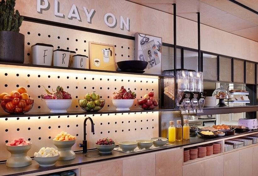 בית מלון כפרי Moxy Sydney Airport