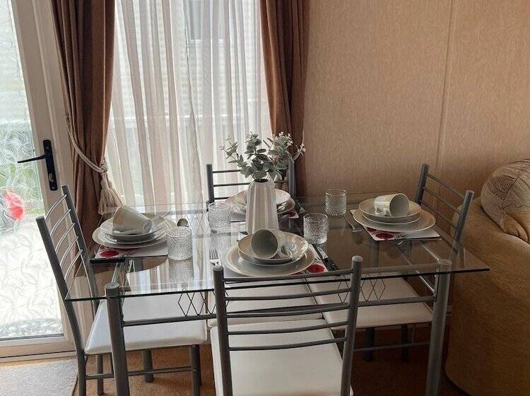 ホテル Stunning 2 Bed Caravan In Skegness